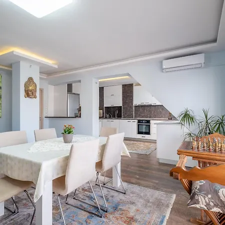 Apartment Marvellous / Roof Terrace / 2bdr / 2bth Sofia